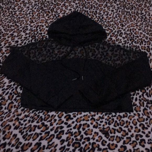 Sweaters - Black mesh cropped hoodie